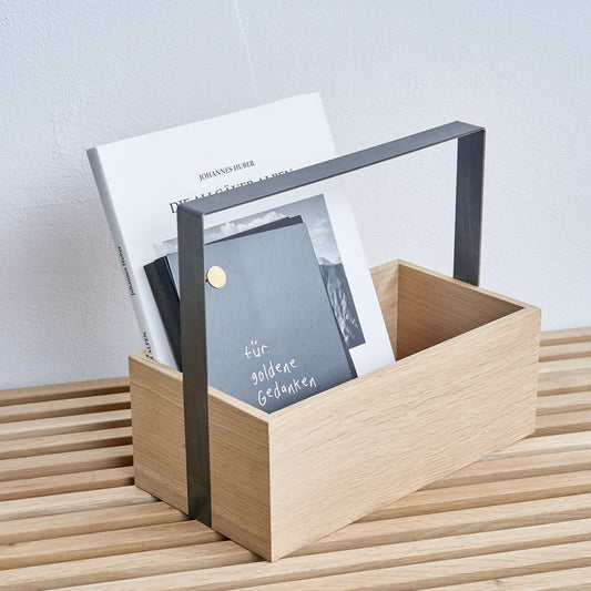 Box aus Eiche natur mit Griff aus Schwarzstahl