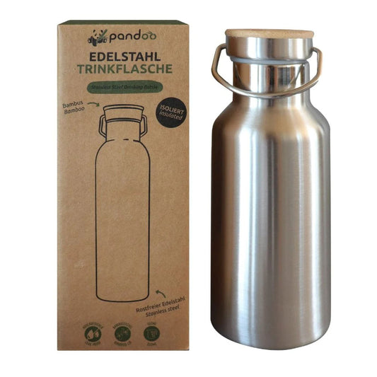 Kleine Edelstahl Trinkflasche isoliert