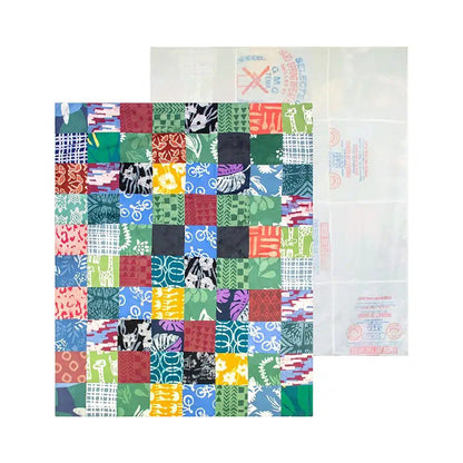 Batik-Patchworkdecke aus Bio-Baumwolle & Upcycling Rückseite