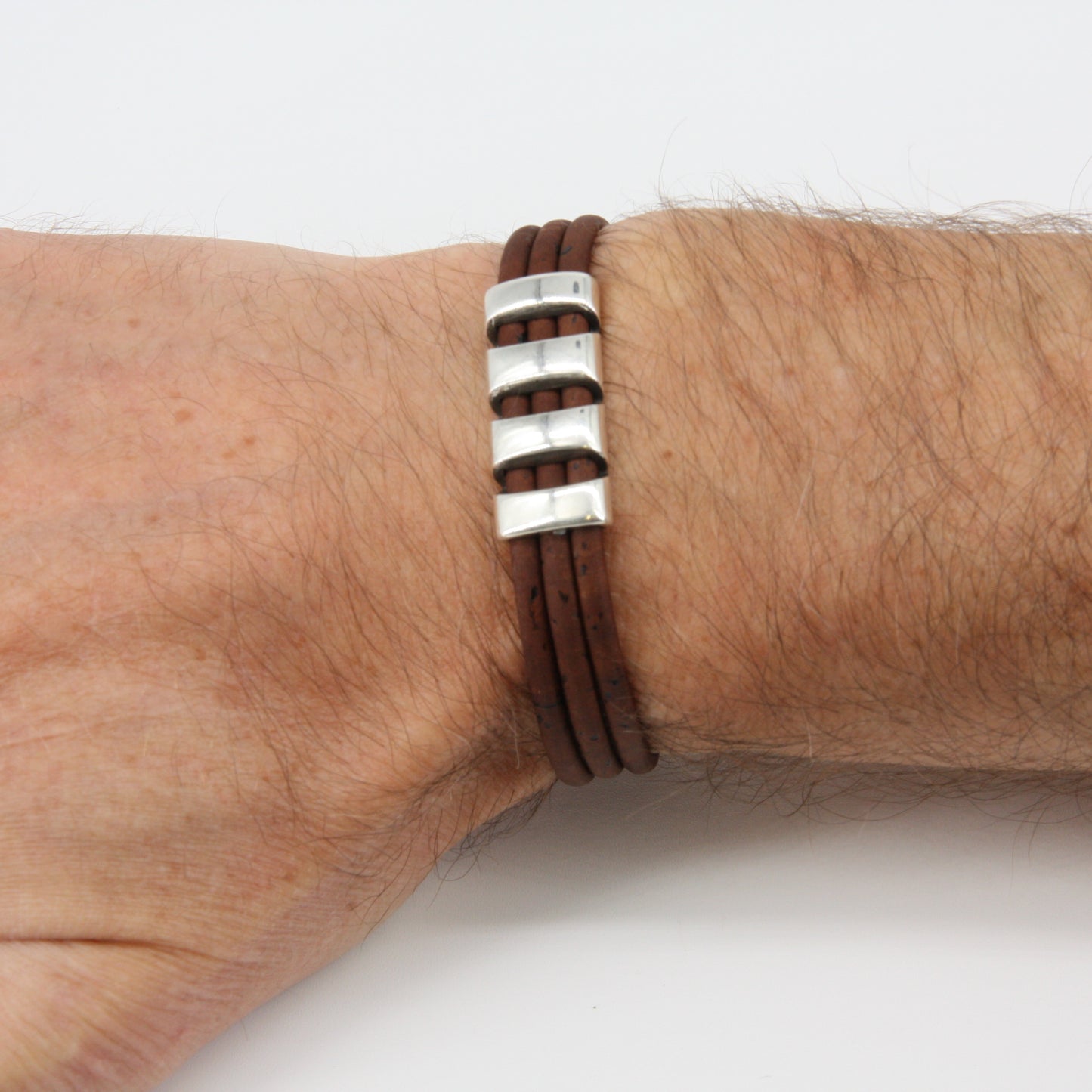Veganes Kork-Armband mit Metall-Tunnel